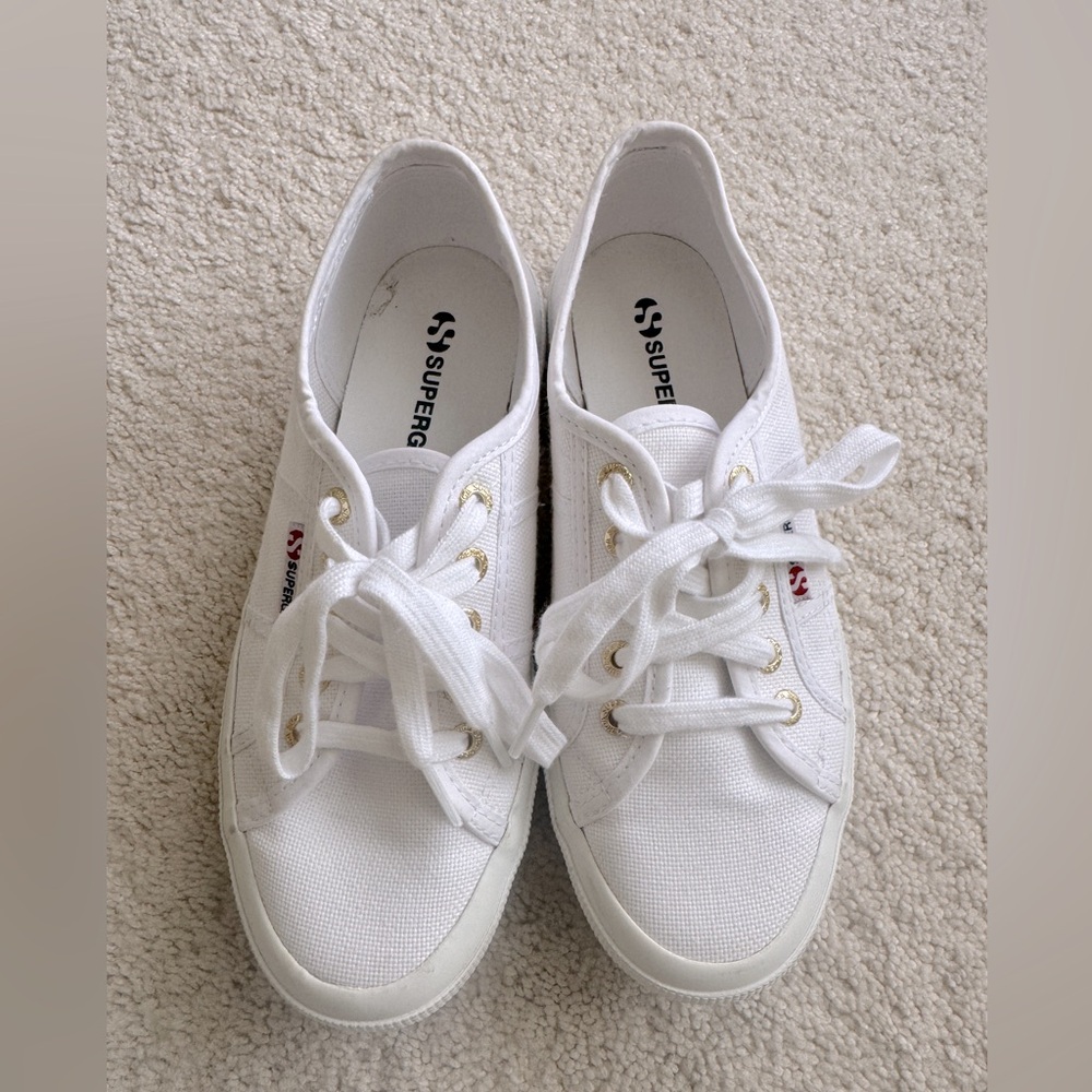 Superga • White Classic Canvas Sneakers with Gold details • 7US